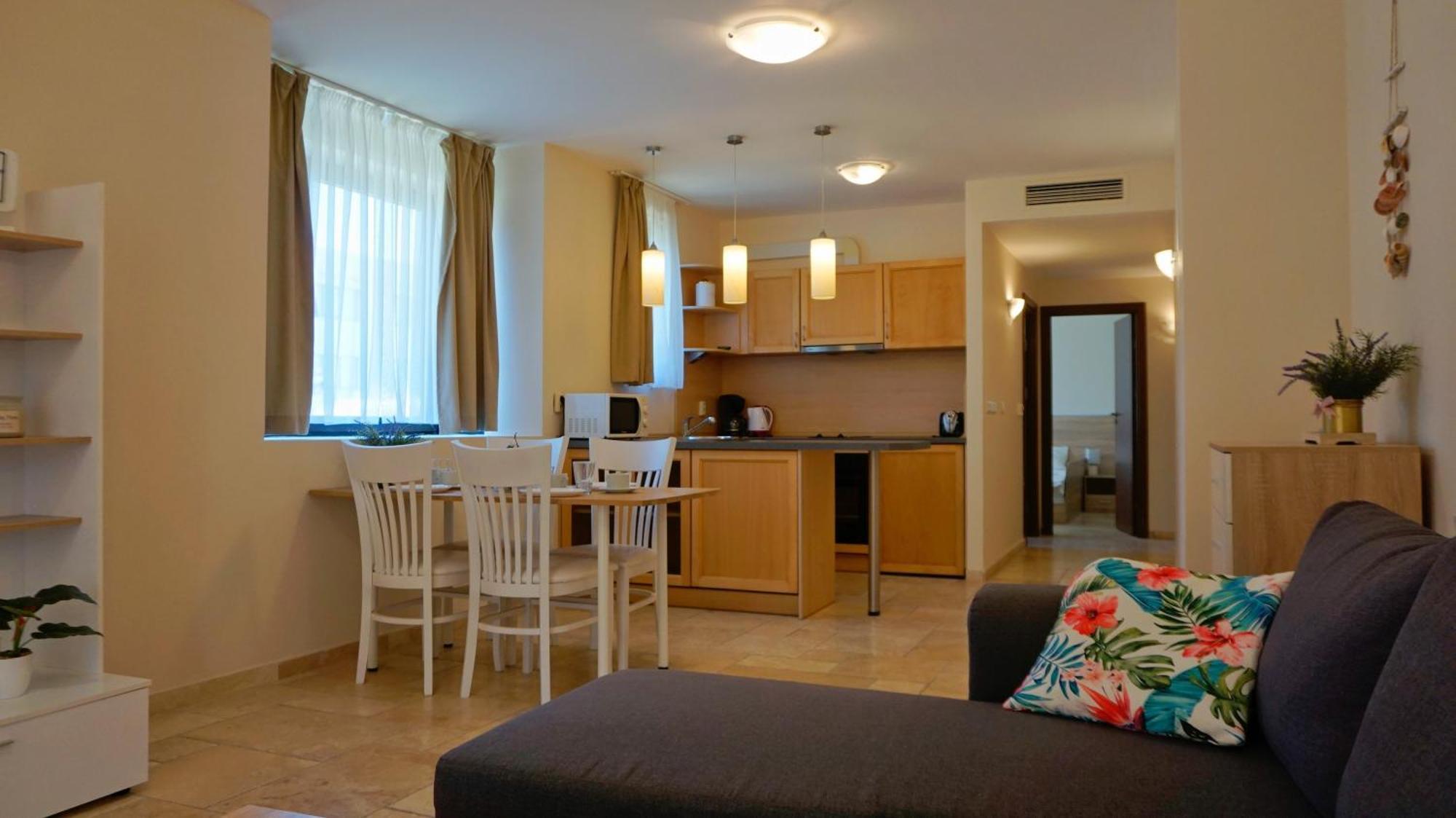 Ваканционни апартаменти Калиакрия - Holiday apartments Kaliakria Топола Екстериор снимка